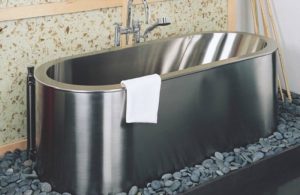 Установка стальной ванны